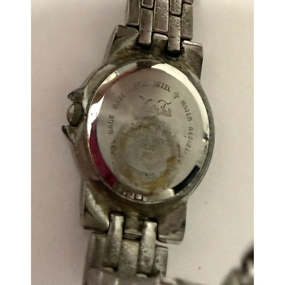 Lot of 4 Watches Quartz Gold Tone Silver Tone Seiko, Elgin, Timex, Vanity Fair